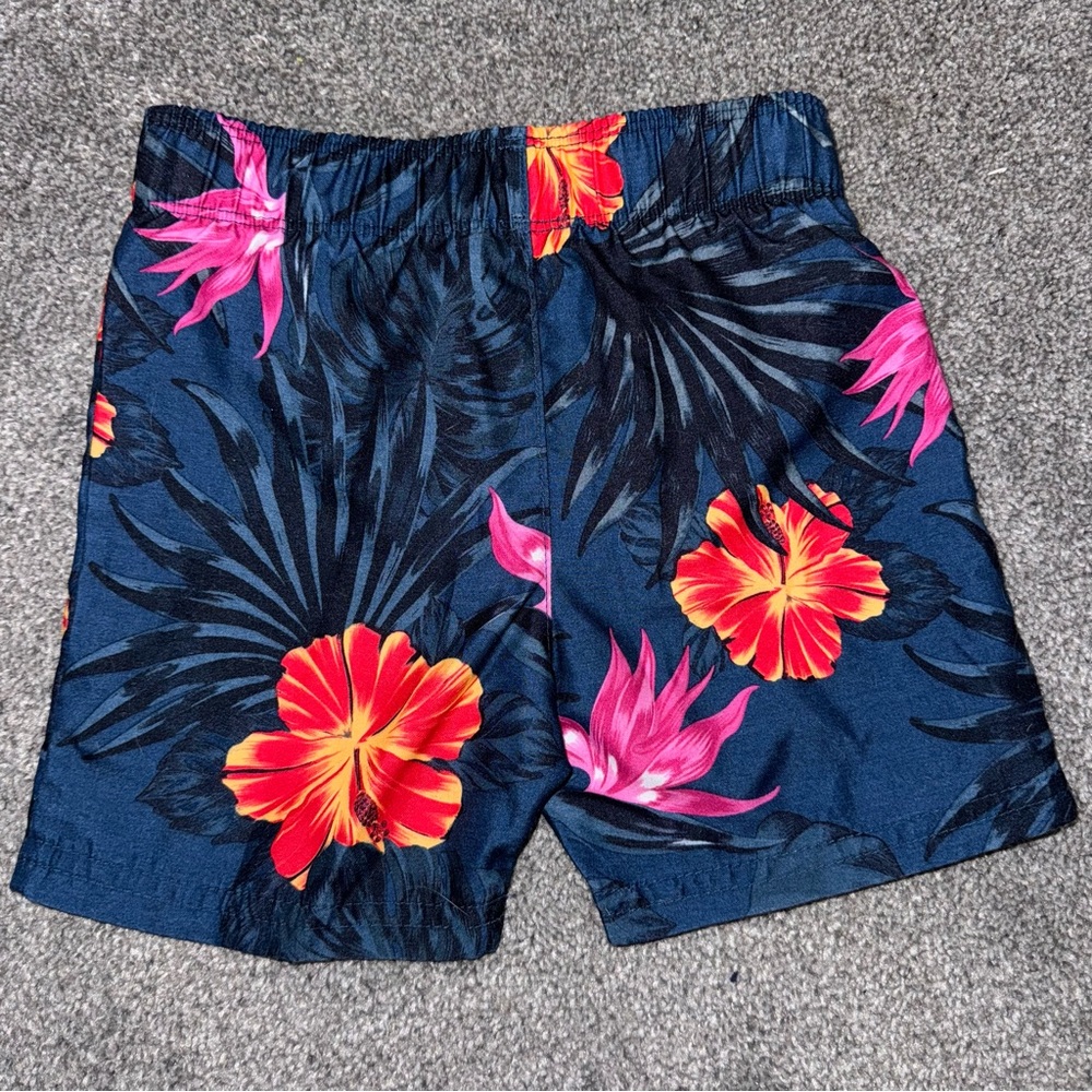 Hurley Rash Guard & Swim Trunks Set - Picture 7 of 7